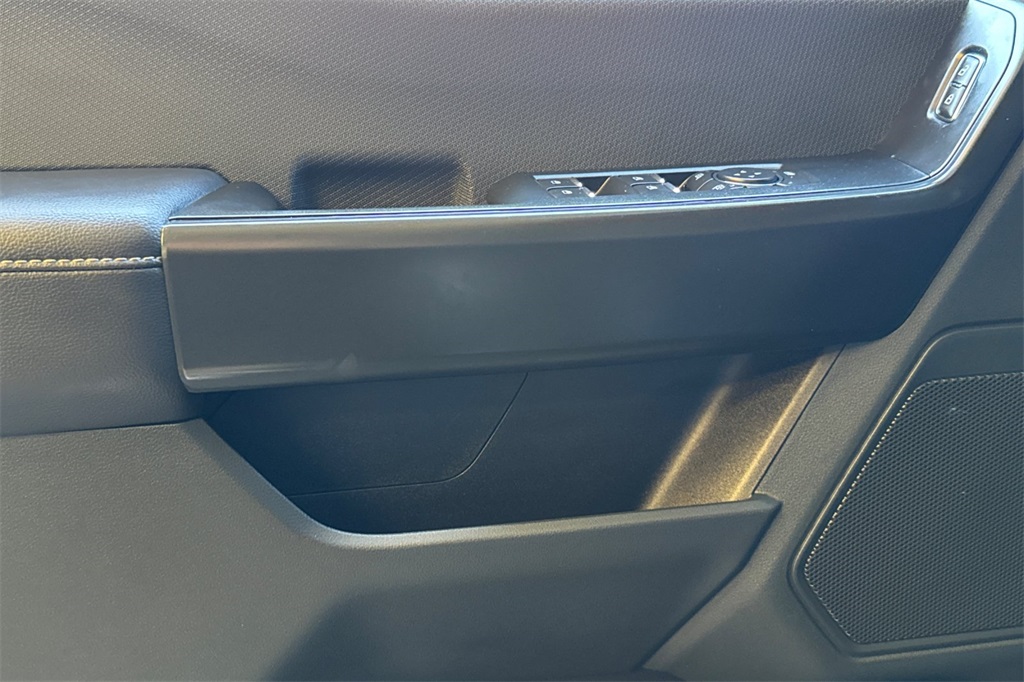 Vehicle image 11 of 26