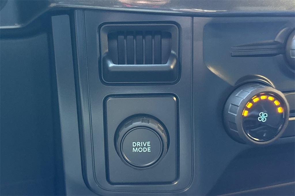 Vehicle image 25 of 26