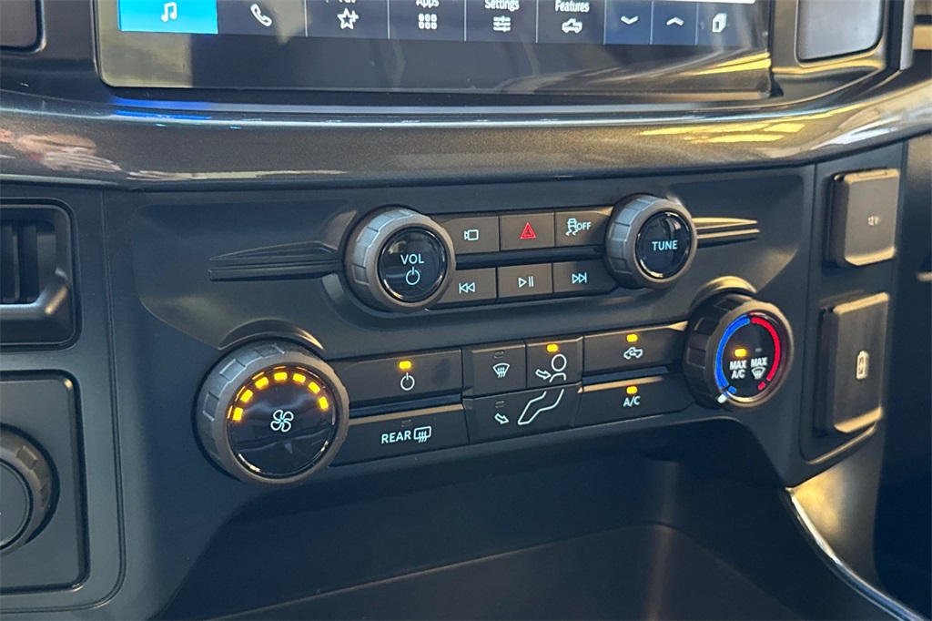 Vehicle image 19 of 26