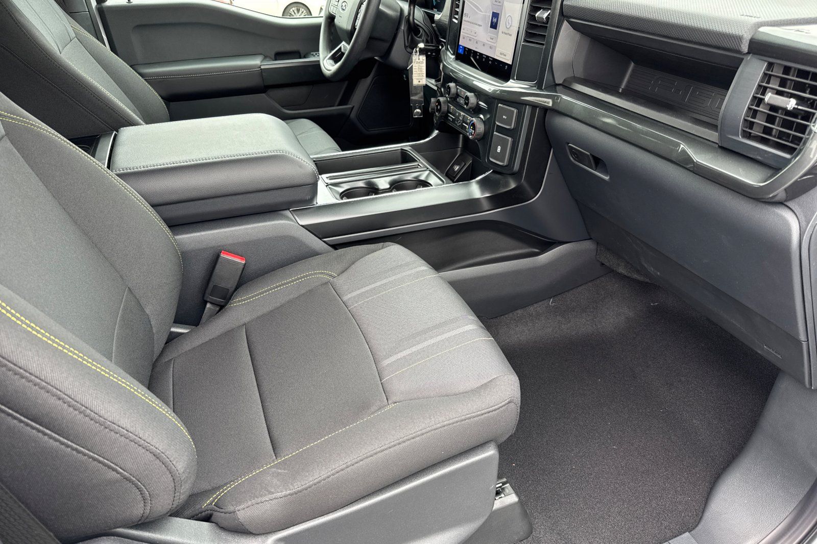 2025 Ford F-150 STX Image 12 of 25