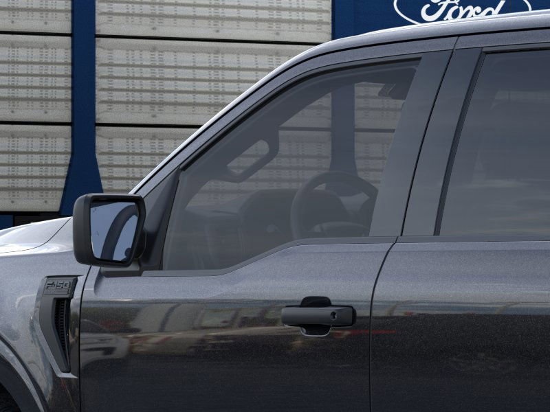 Vehicle image 37 of 39