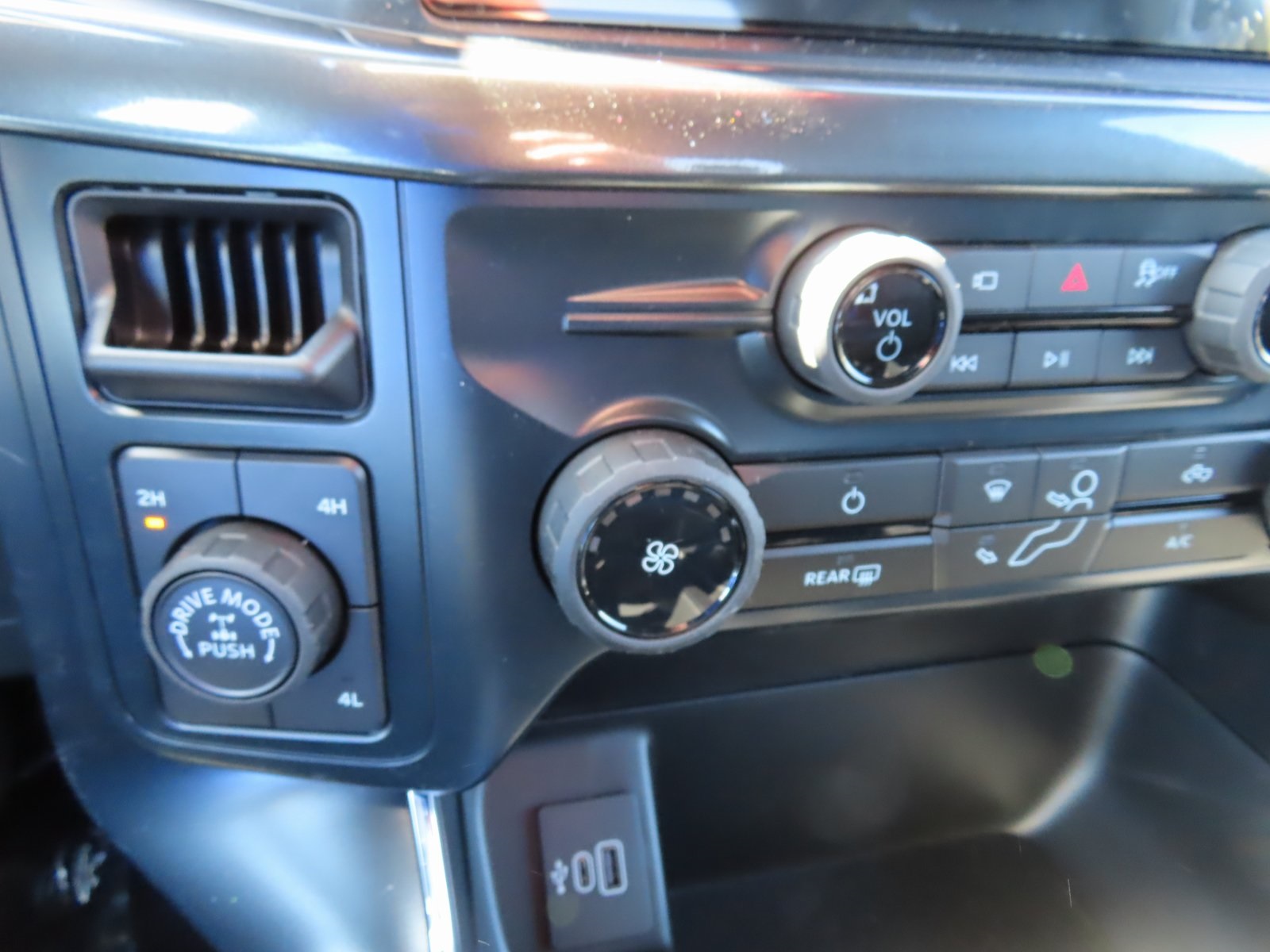 Vehicle image 22 of 39