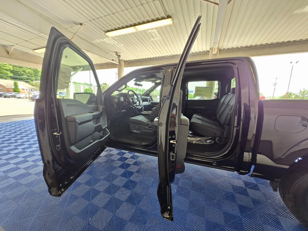 Vehicle image 15 of 27
