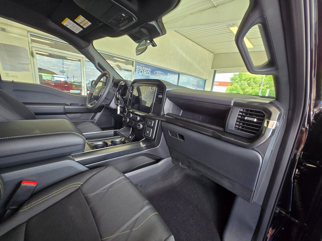 Vehicle image 13 of 27