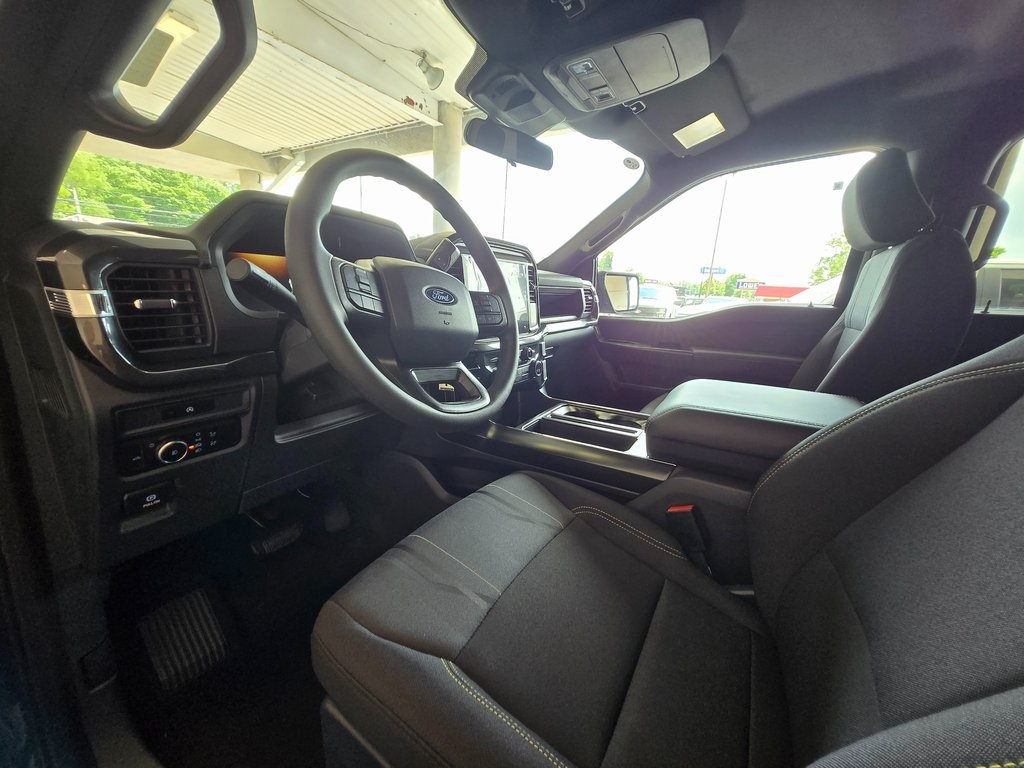 Vehicle image 26 of 27