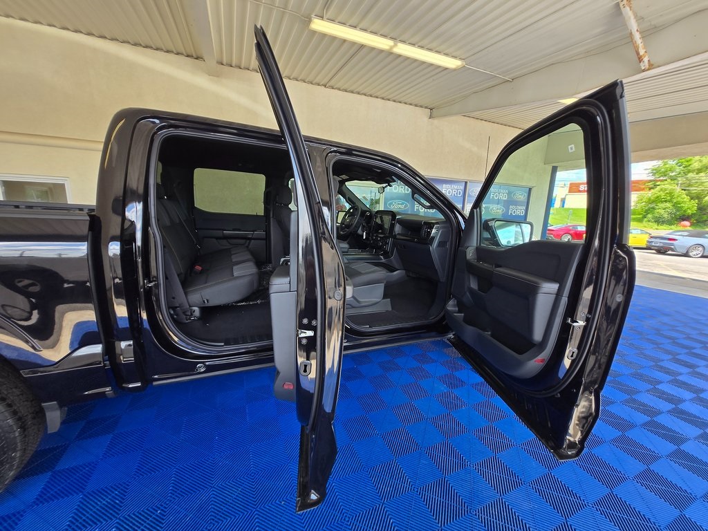 Vehicle image 16 of 27
