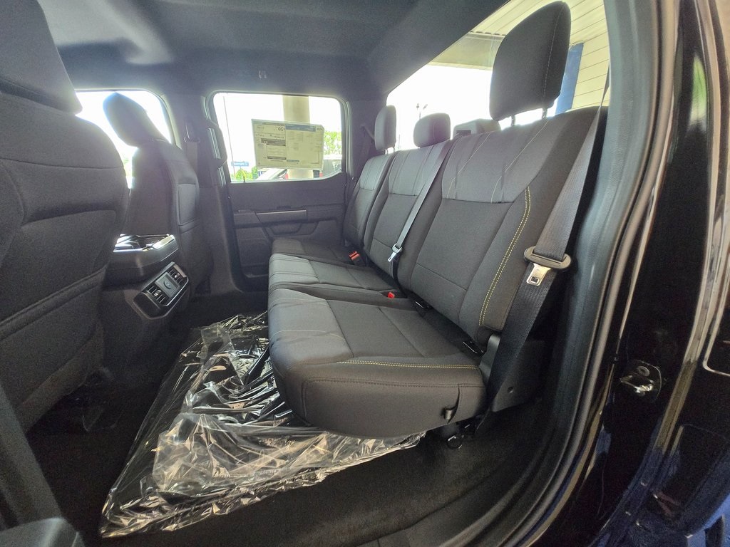 Vehicle image 10 of 27
