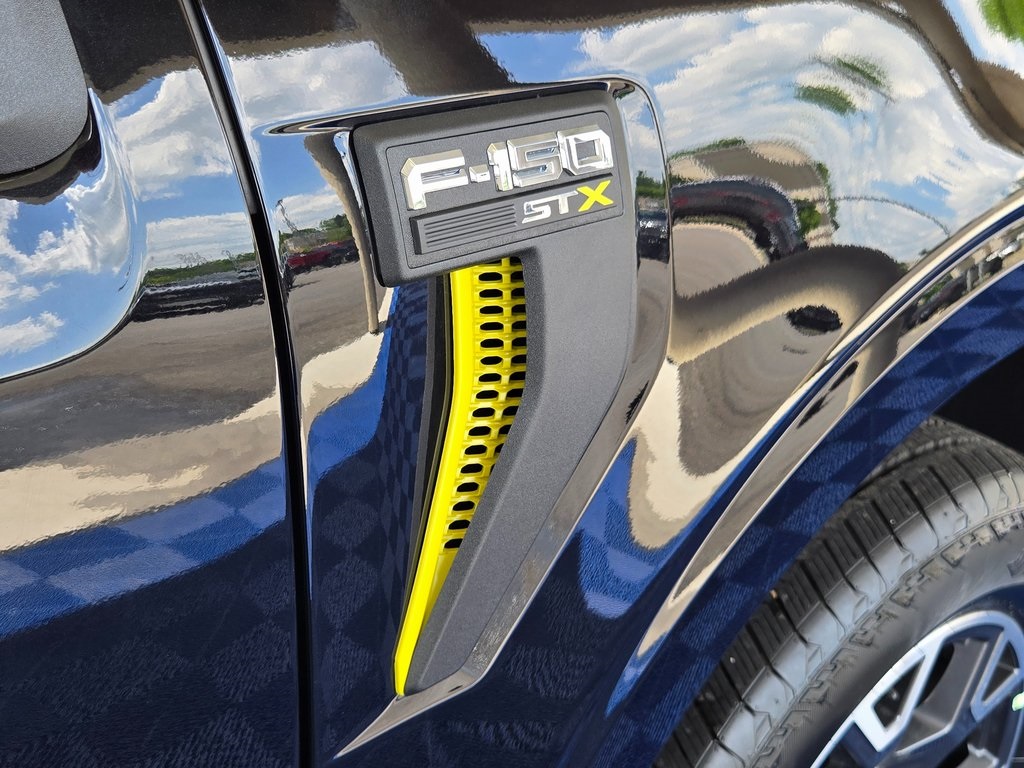 Vehicle image 23 of 27