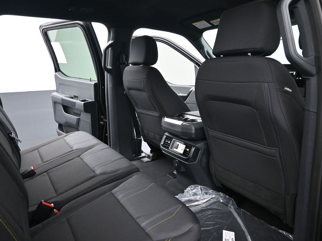 Vehicle image 20 of 33