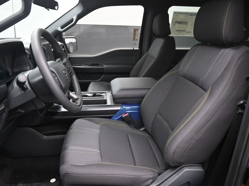 Vehicle image 22 of 33