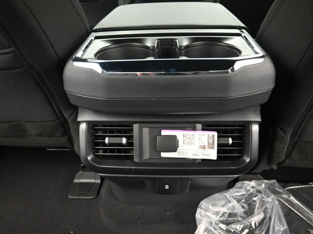 Vehicle image 21 of 33