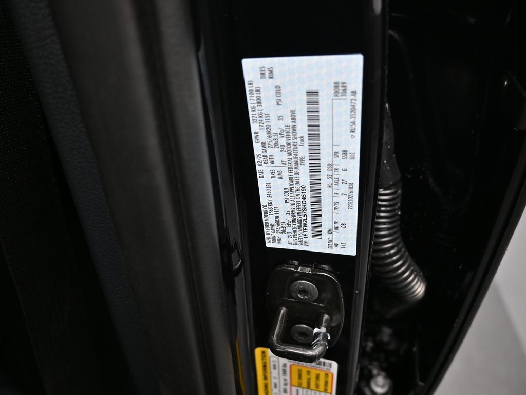 Vehicle image 24 of 33