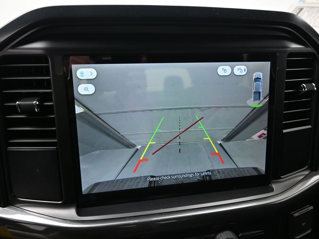 Vehicle image 12 of 33