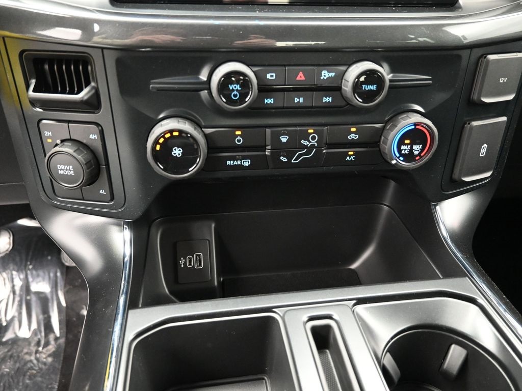 Vehicle image 16 of 33