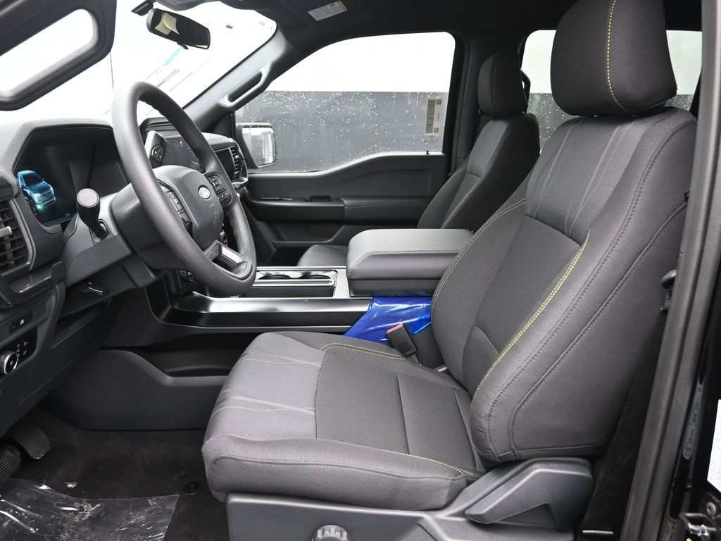 Vehicle image 22 of 33