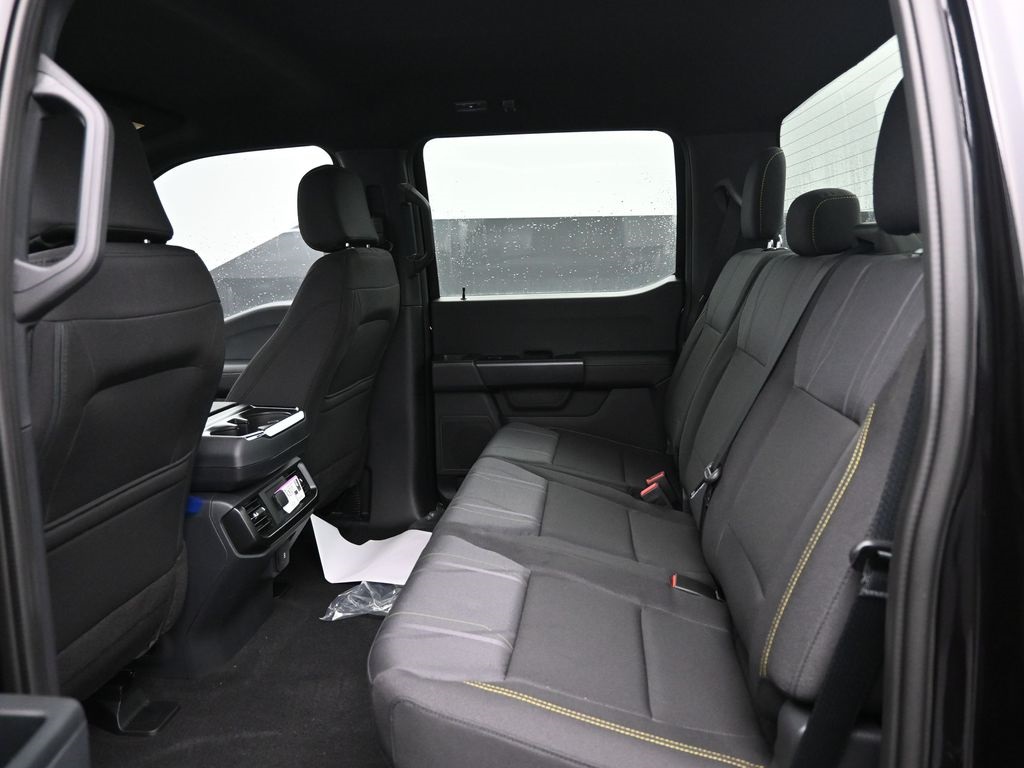 Vehicle image 29 of 33