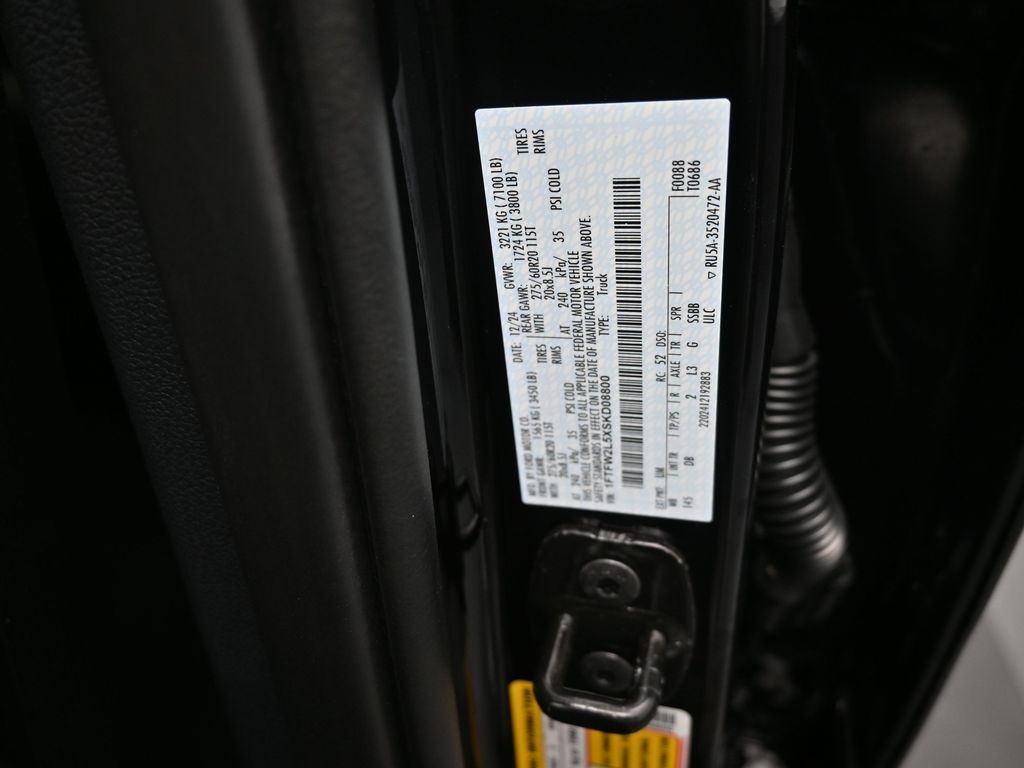 Vehicle image 23 of 33