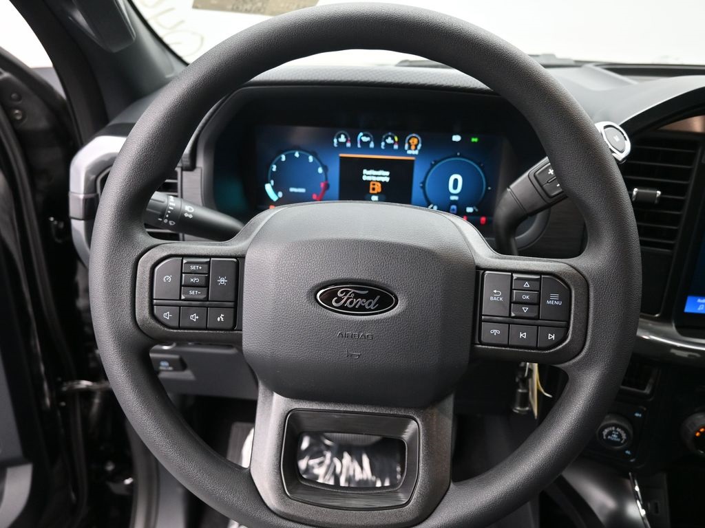 Vehicle image 32 of 33