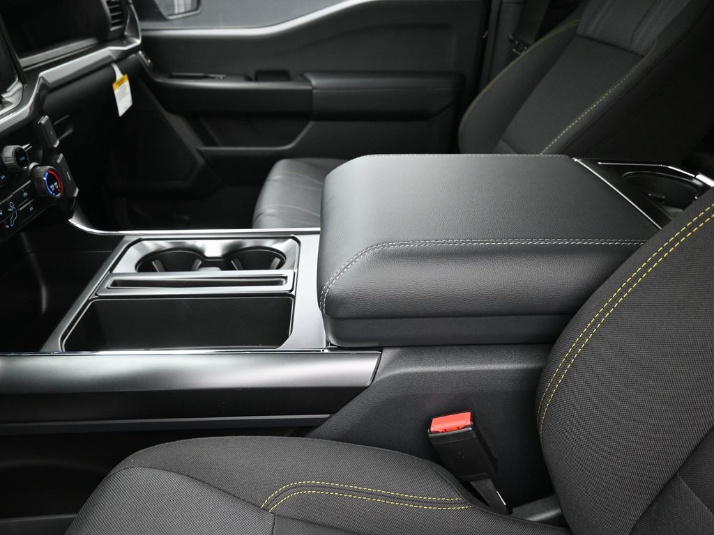 Vehicle image 24 of 33