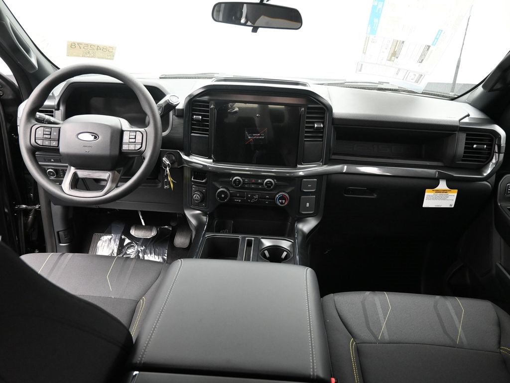Vehicle image 27 of 33
