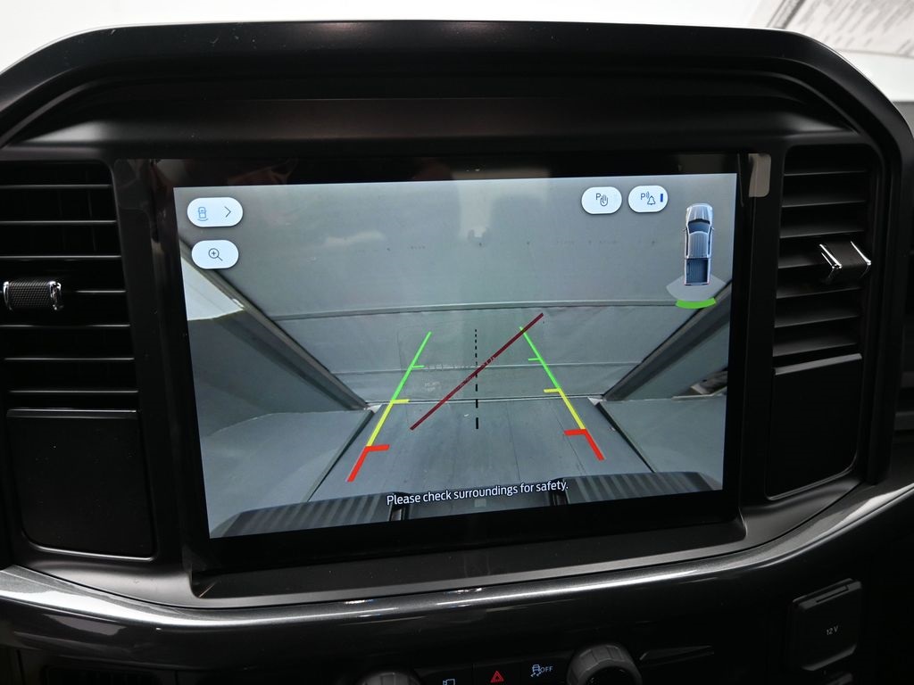 Vehicle image 11 of 33