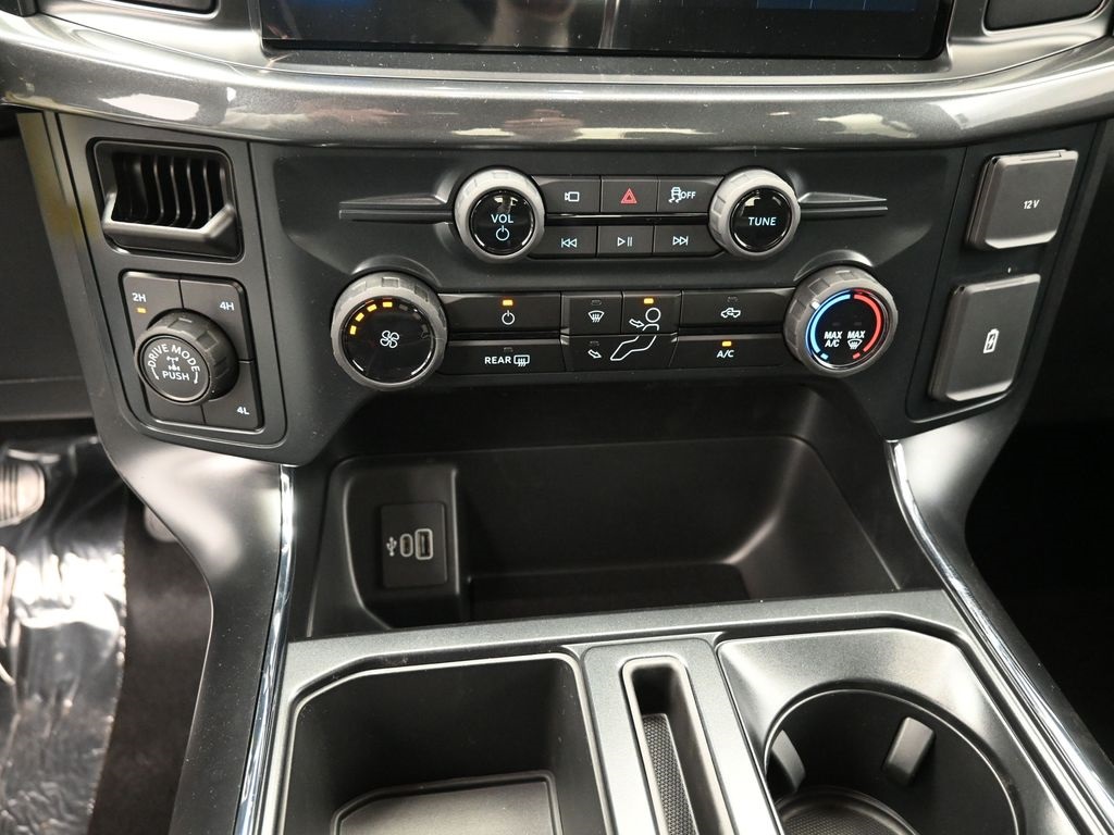 Vehicle image 15 of 33