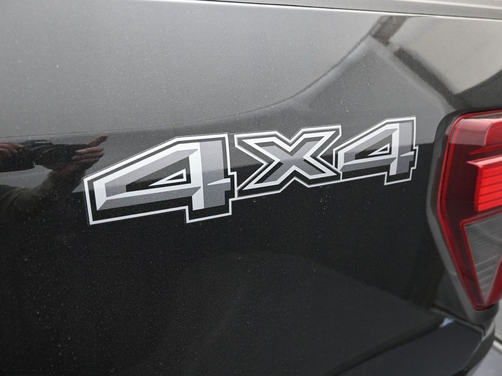 Vehicle image 26 of 33