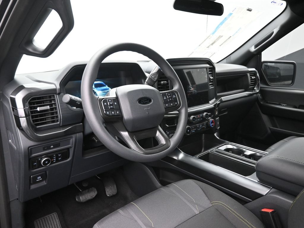 Vehicle image 23 of 33
