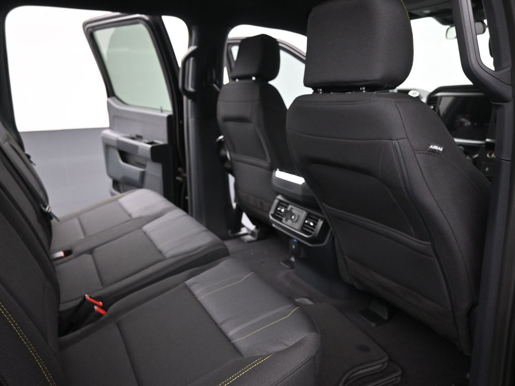 Vehicle image 20 of 33