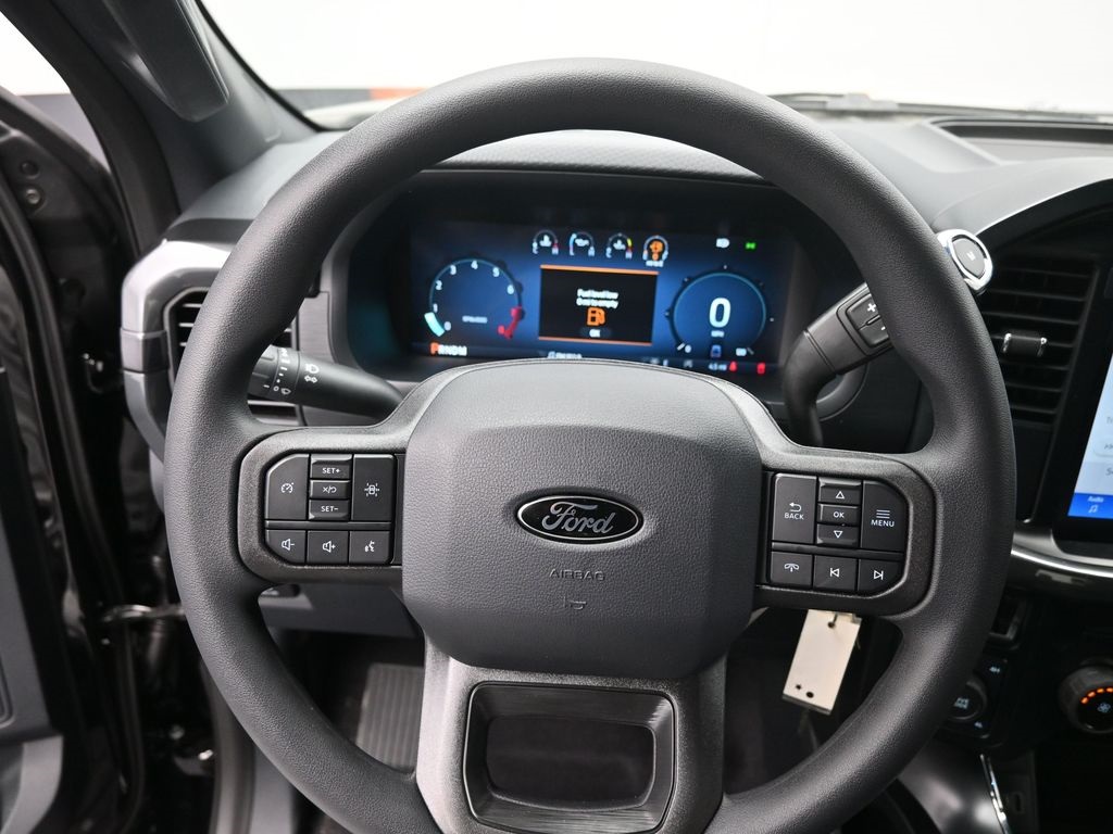 Vehicle image 32 of 33