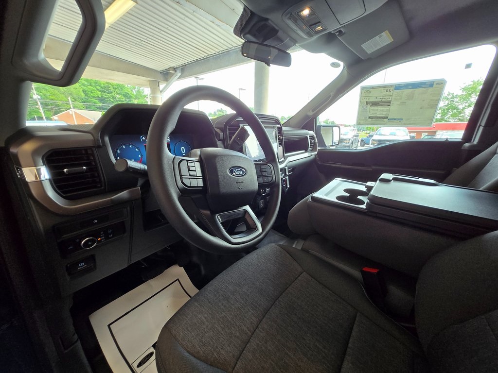 Vehicle image 13 of 31