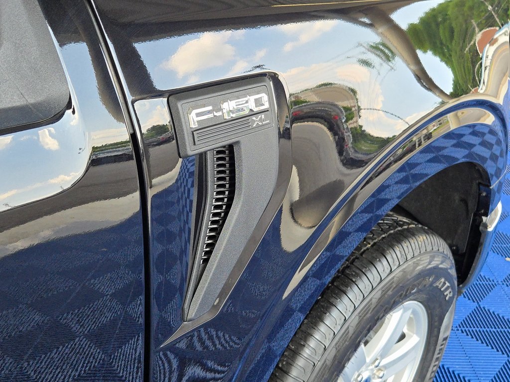 Vehicle image 30 of 31