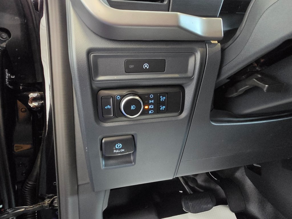 Vehicle image 19 of 31