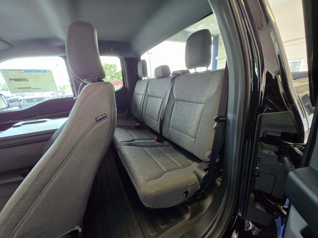 Vehicle image 8 of 31