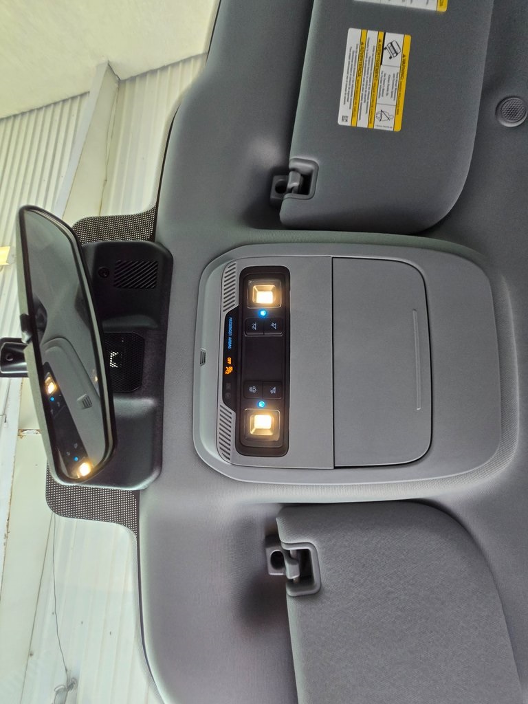Vehicle image 22 of 31