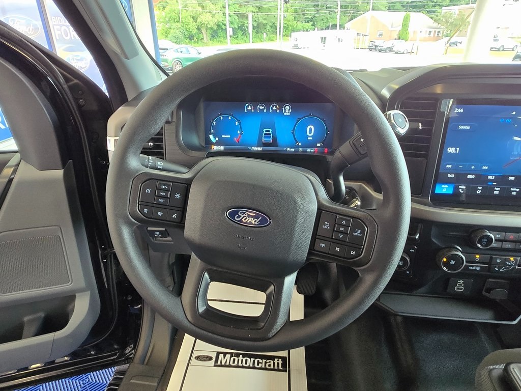 Vehicle image 15 of 31