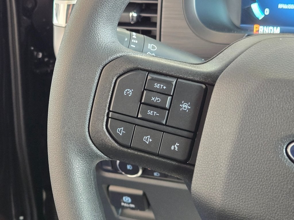 Vehicle image 25 of 31