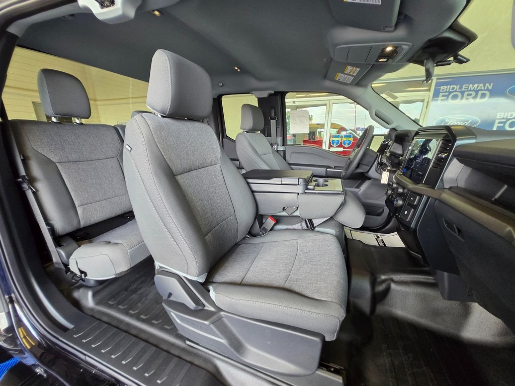 Vehicle image 9 of 31