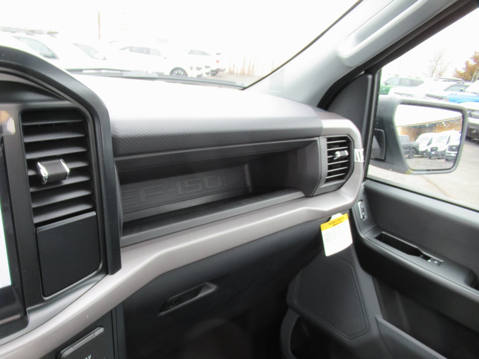 Vehicle image 20 of 37