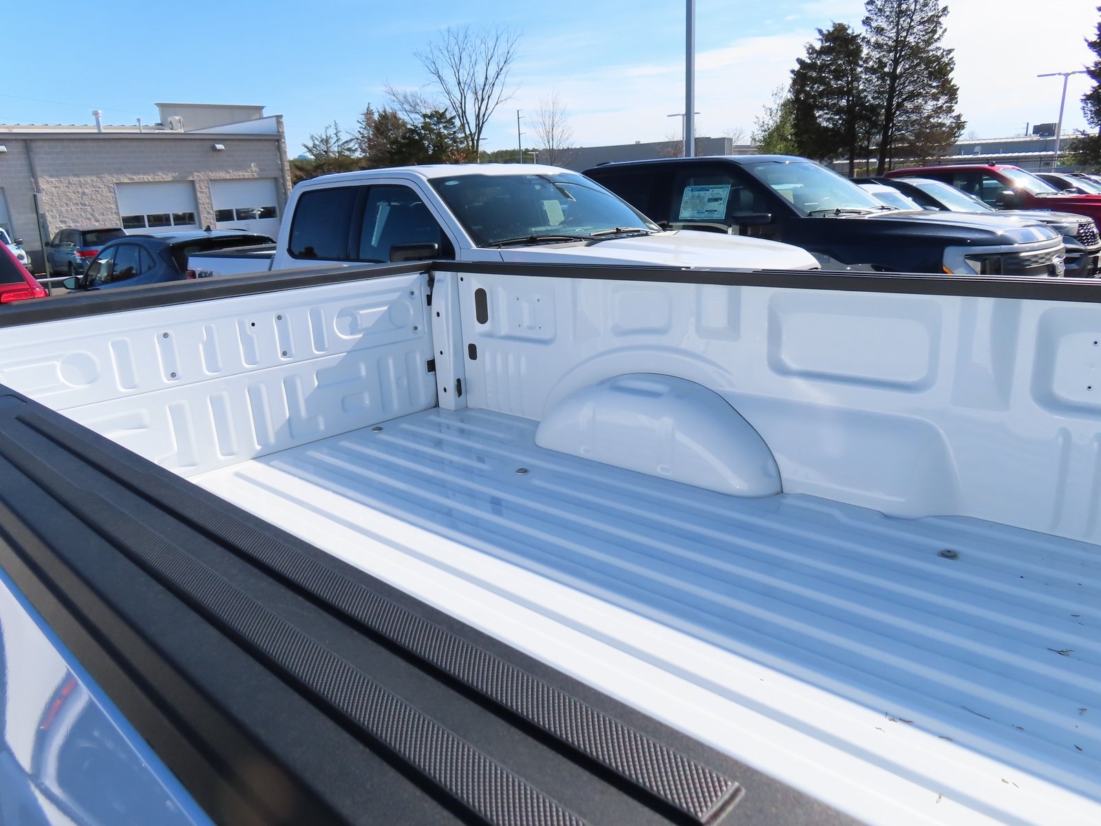 Vehicle image 15 of 37