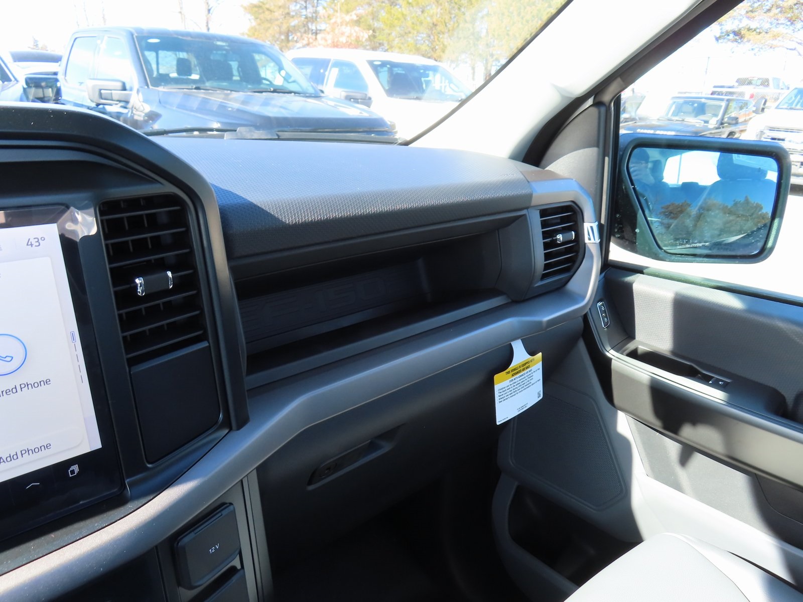 Vehicle image 20 of 37