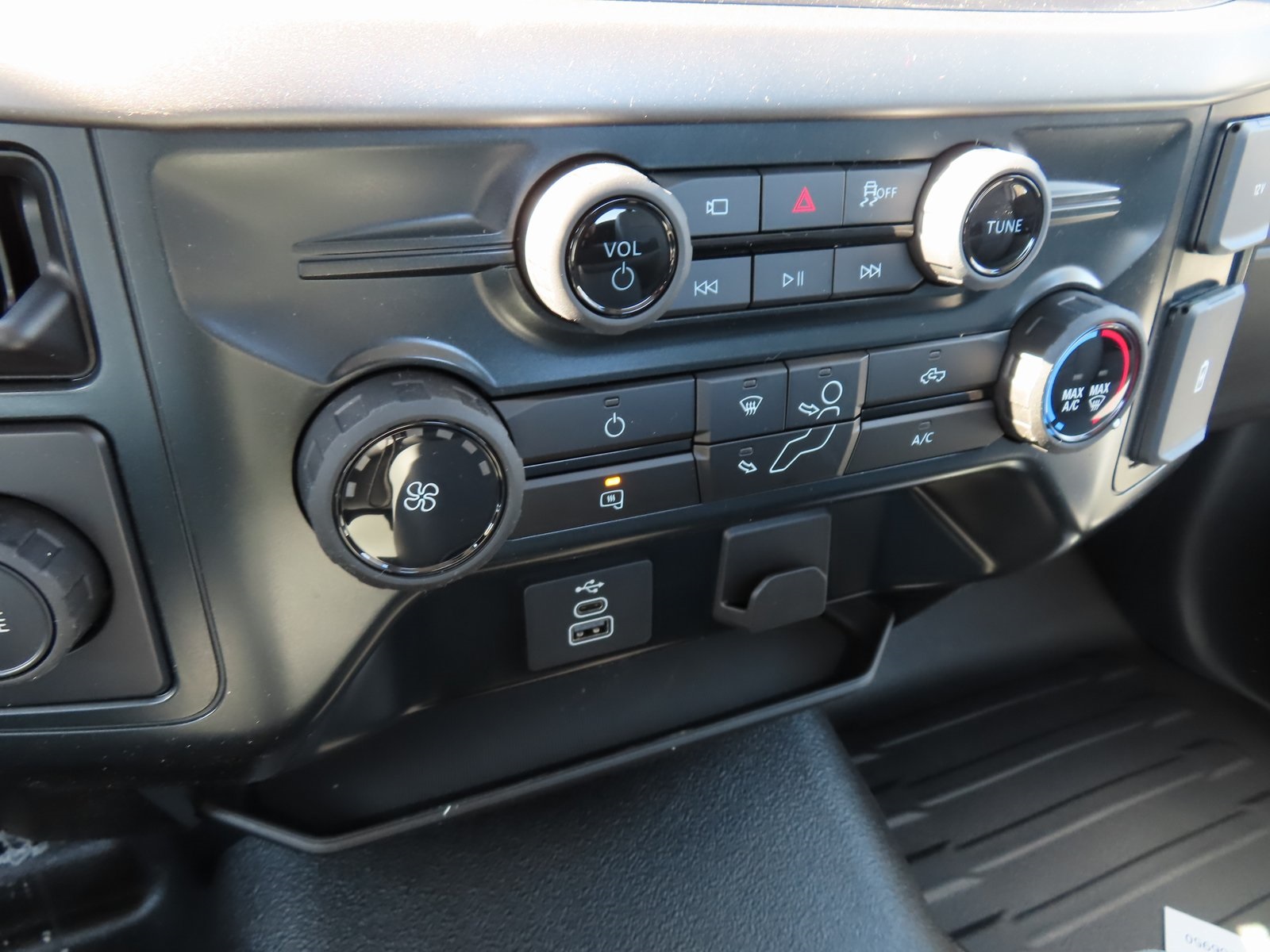Vehicle image 22 of 37