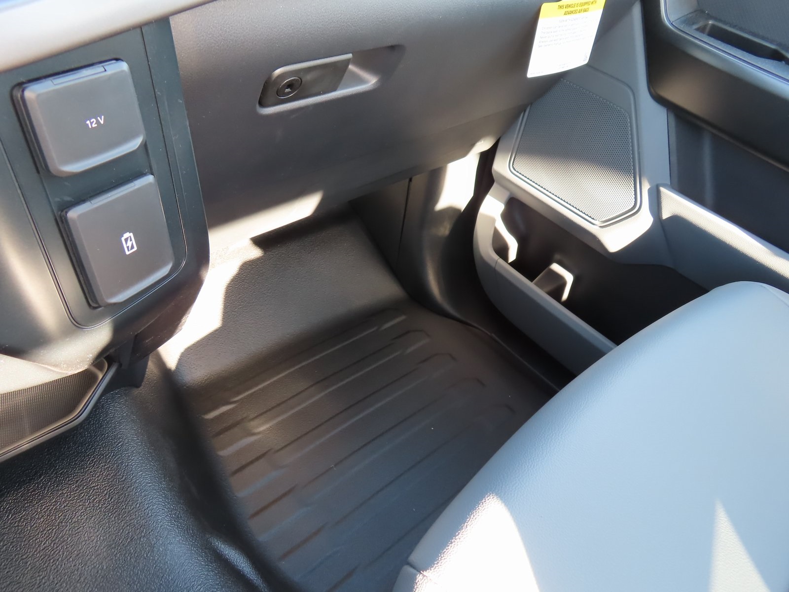 Vehicle image 22 of 36