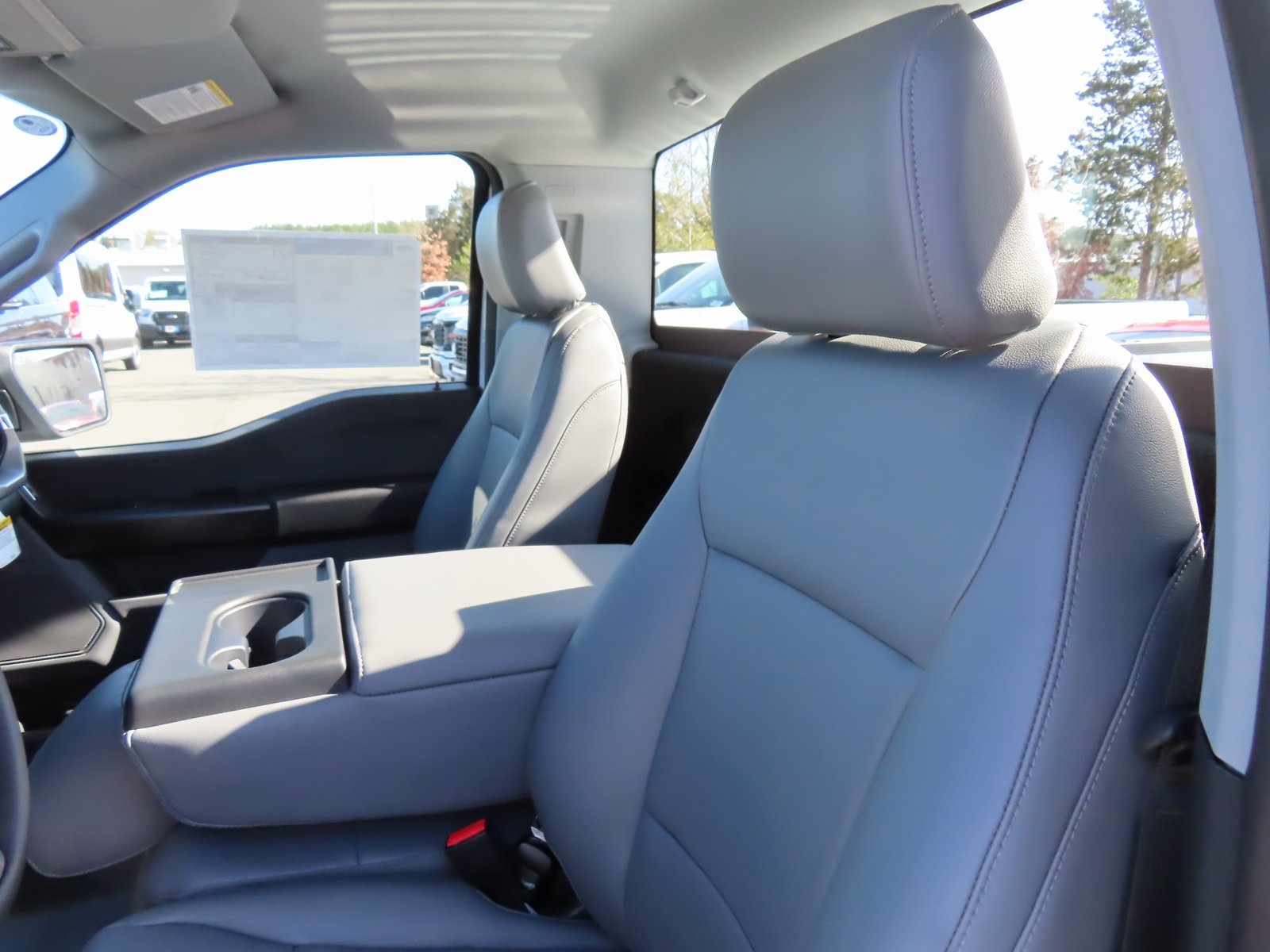 Vehicle image 21 of 36