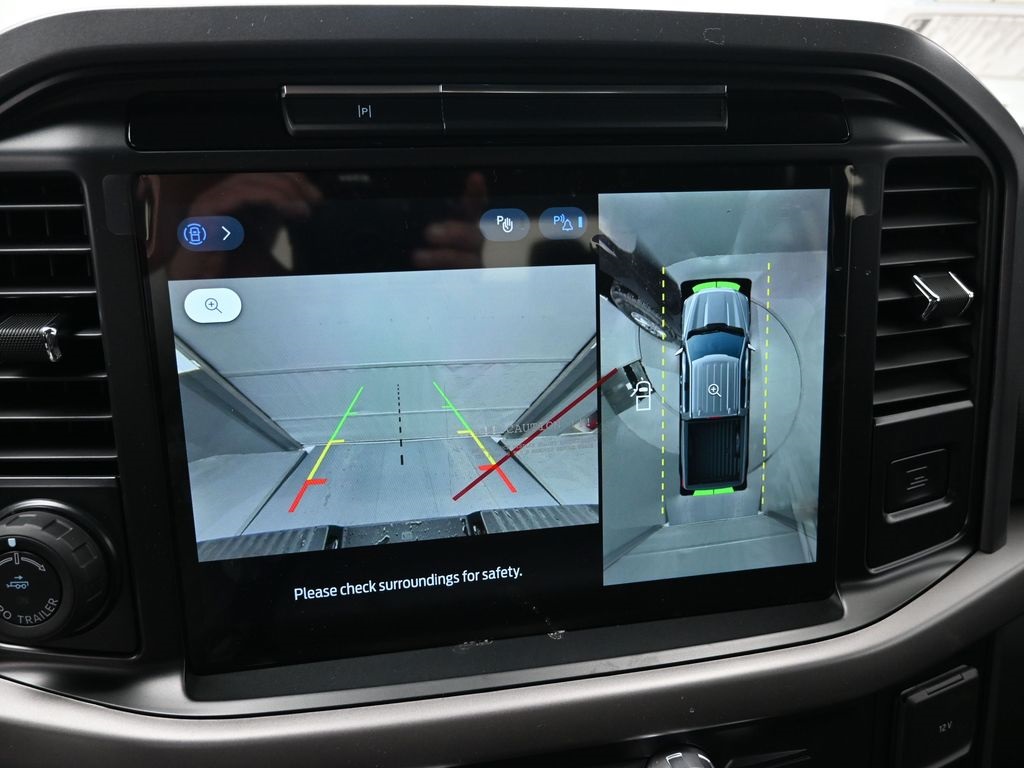 Vehicle image 12 of 32