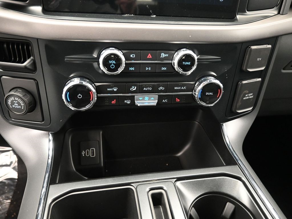 Vehicle image 16 of 32