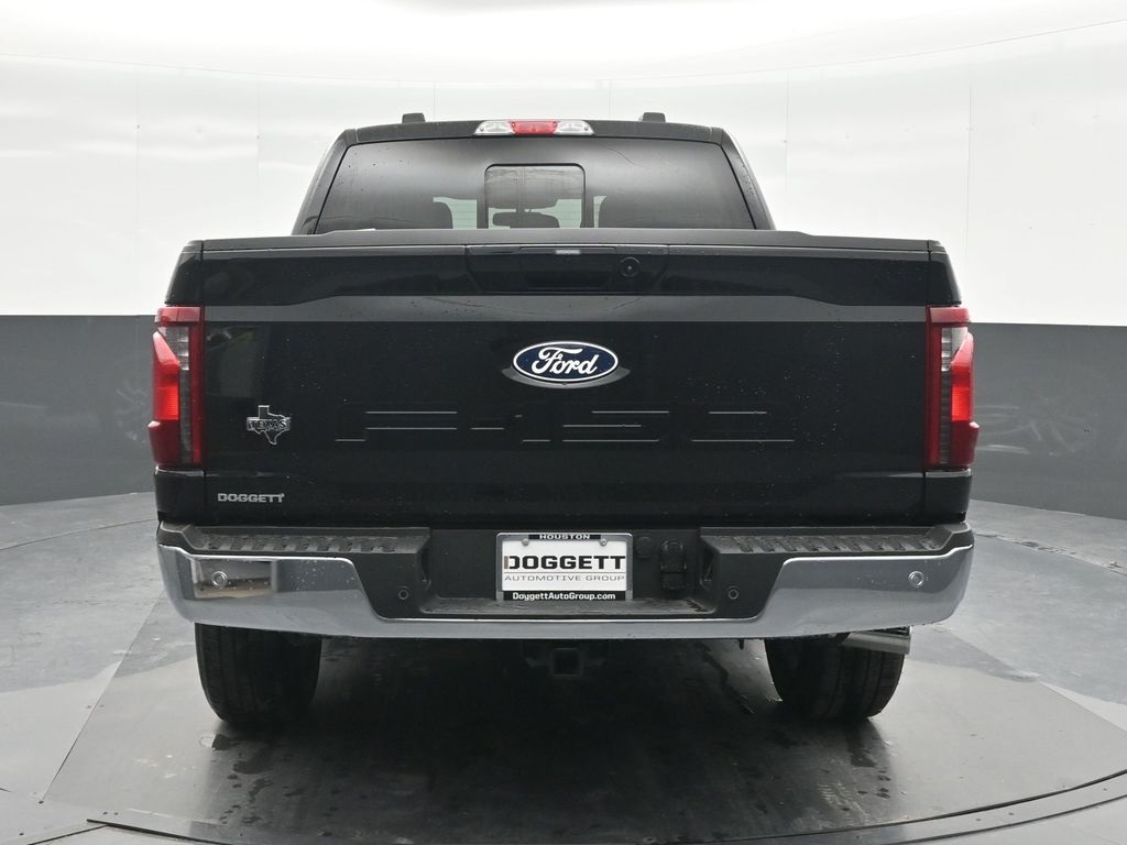 Vehicle image 4 of 32