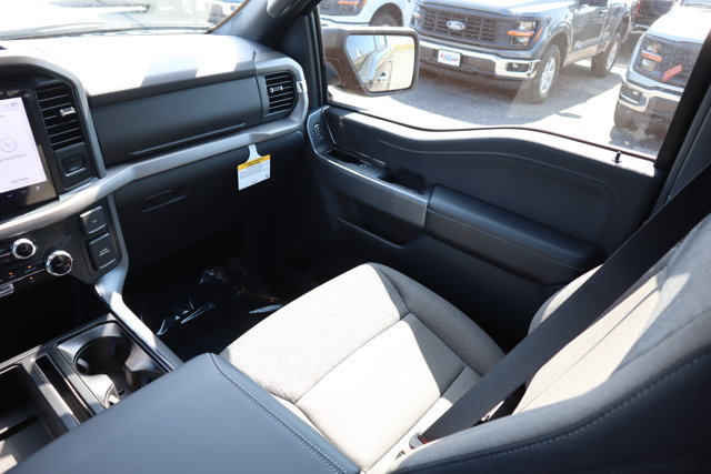 Vehicle image 27 of 30
