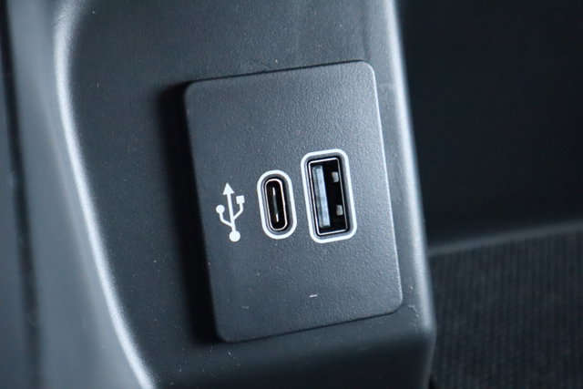 Vehicle image 25 of 30
