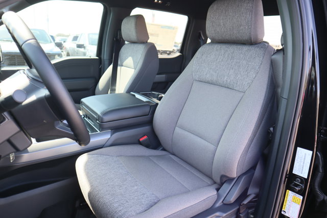Vehicle image 28 of 30